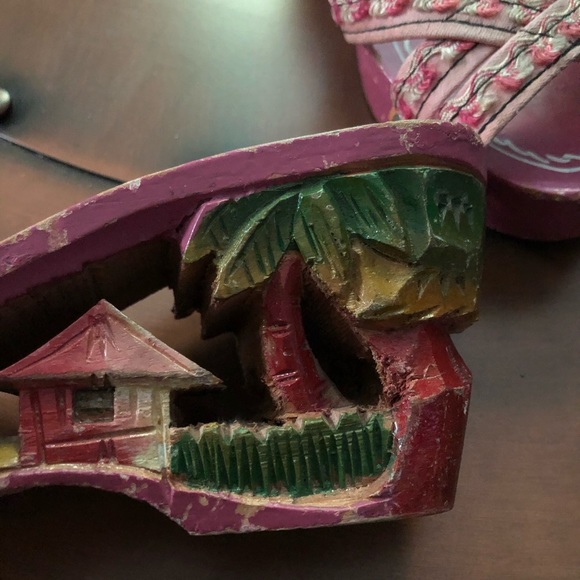 Vintage 1940’s Hand Carved Wooden Philippine Slide Sandals Rare Decoration EUC - Picture 1 of 4